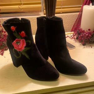 Hot Kiss black Boots